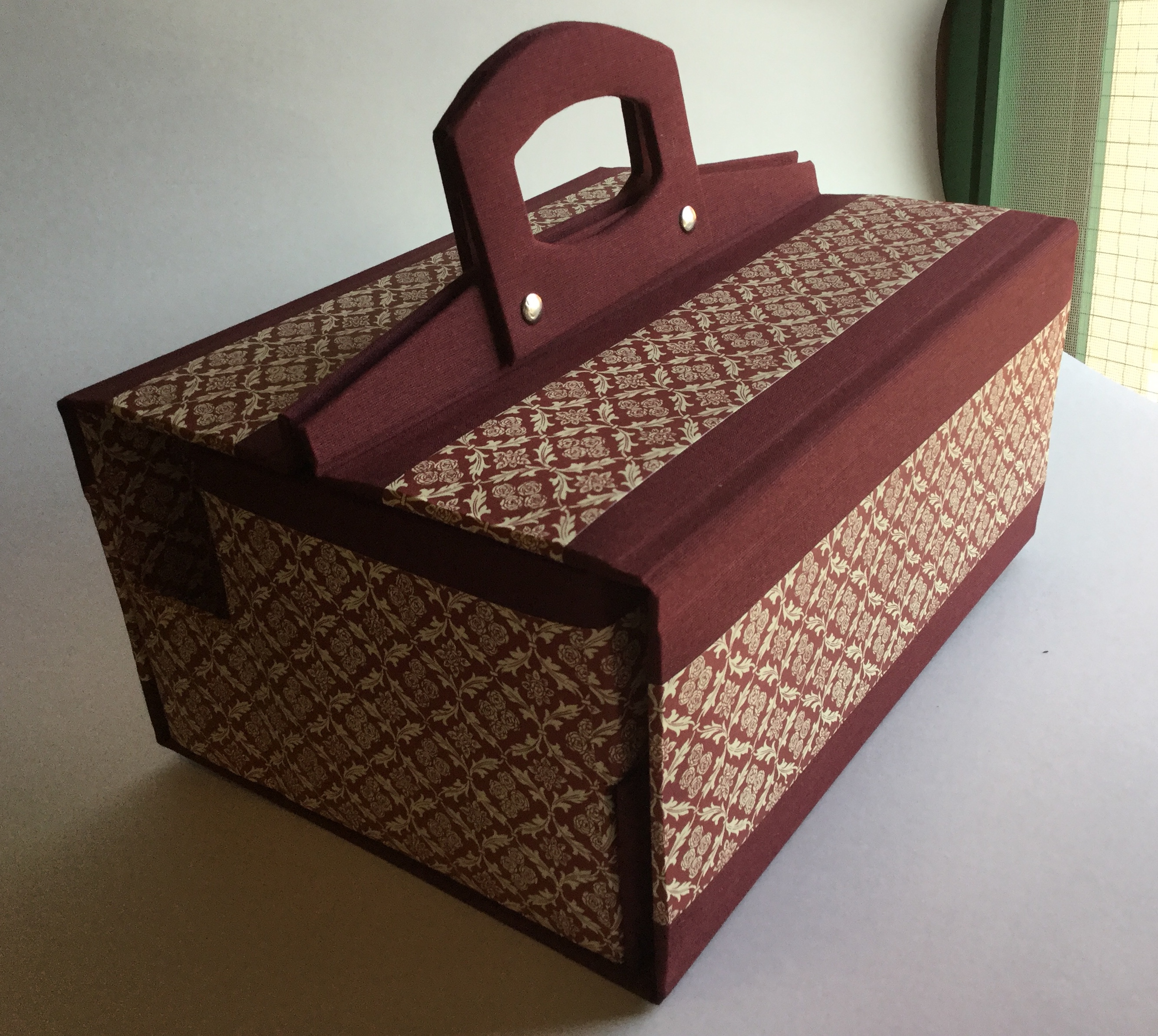 Portable sewing box 